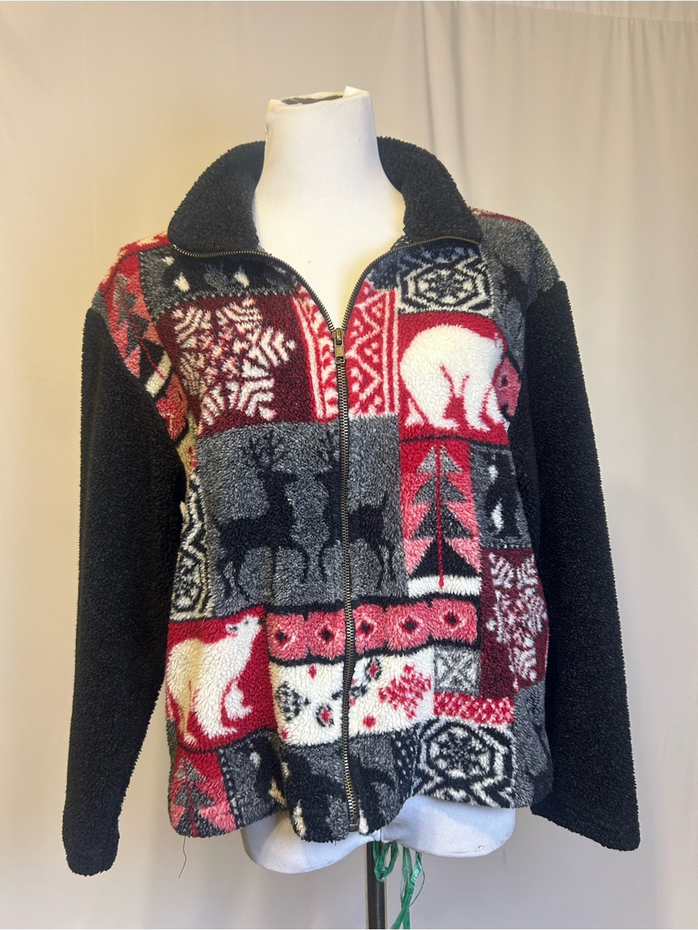 Vintage Cozy Patchwork Polar Bear & Reindeer Zip-Up Sweater - Black/Red/Gray